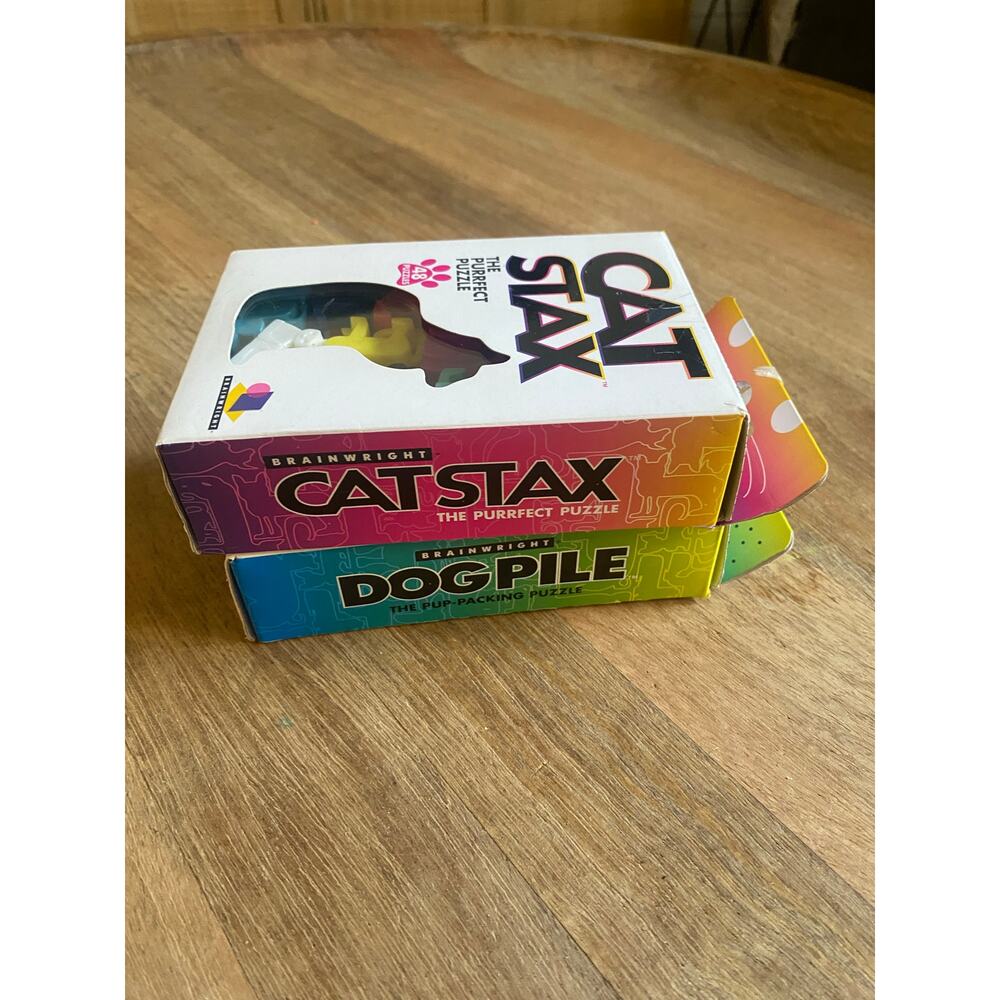 Brainwright Dog Pile Cat Stax Game set